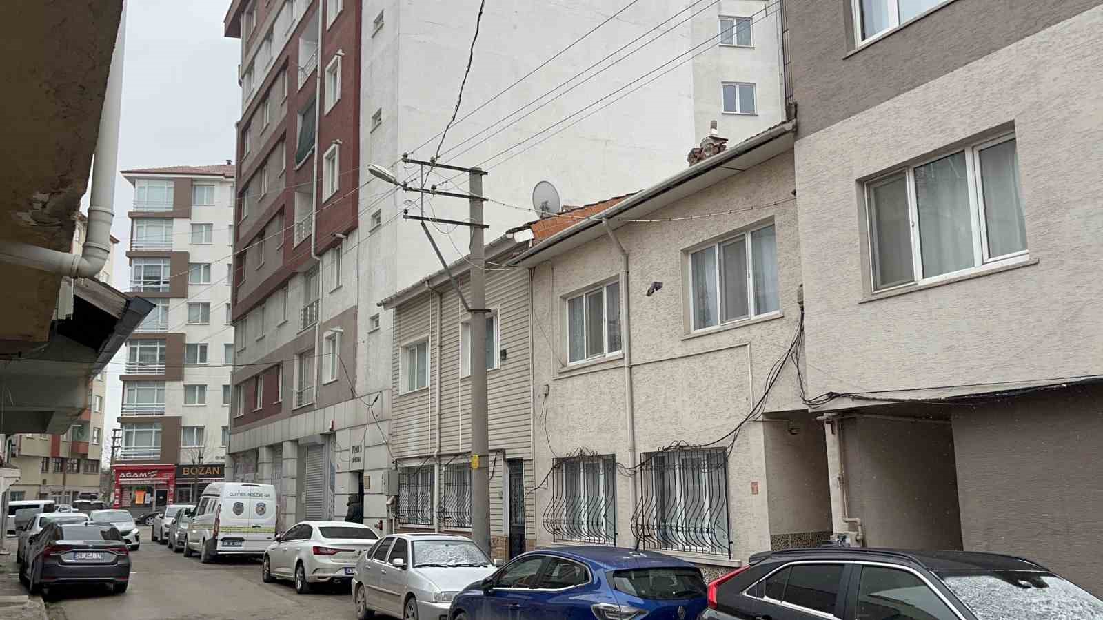 Şüpheli şekilde ölen kadının camdan atlayan kocası: "Sahurda balık yiyip ayran içmiştik ondan zehirlenmiş olabilir"
