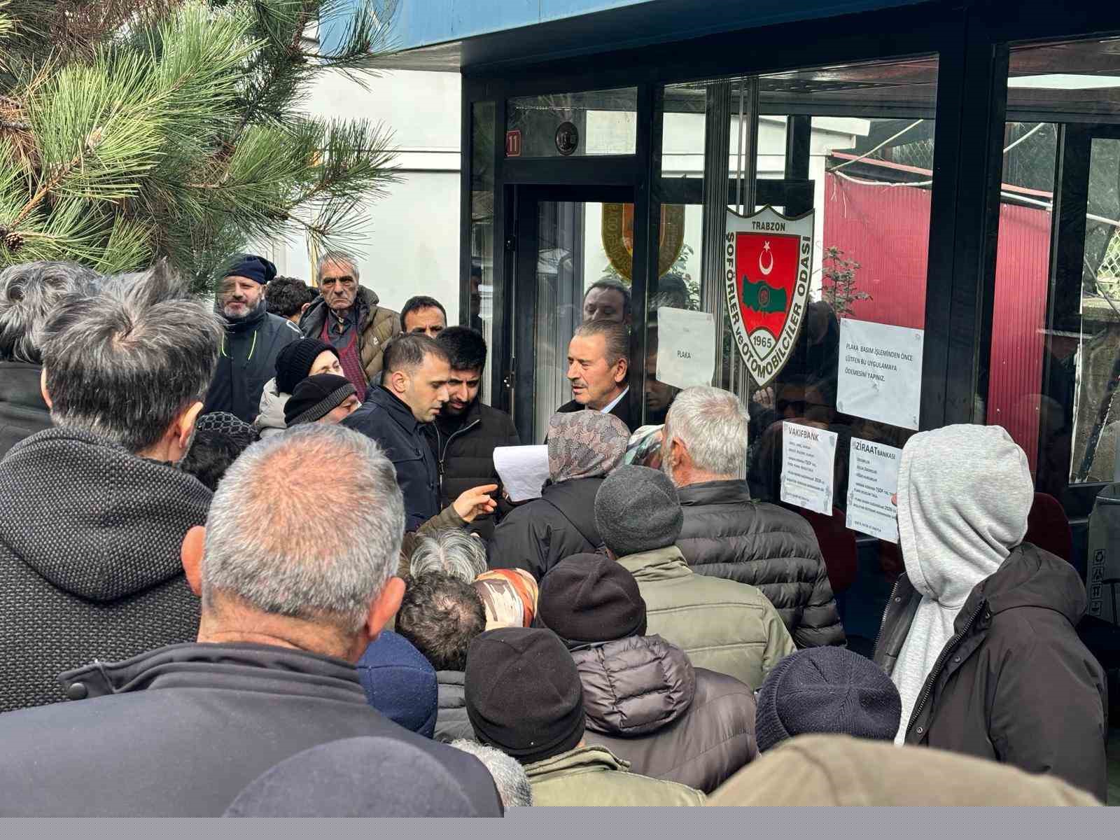 Süre uzatıldı ama yoğunluk bitmedi: Trabzon’da 10 bin adet APP plaka değiştirildi
