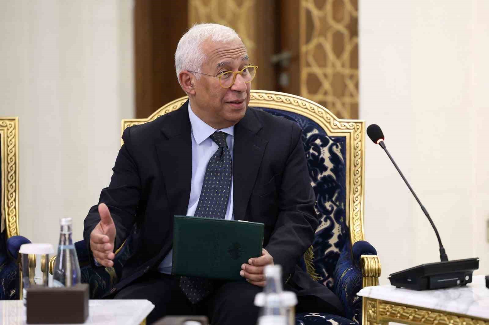 Suriye Devlet Başkanı eş-Şara ile AB liderinden ilk görüşme
Suriye Devlet Başkanı eş-Şara ile AB liderinden ilk görüşme