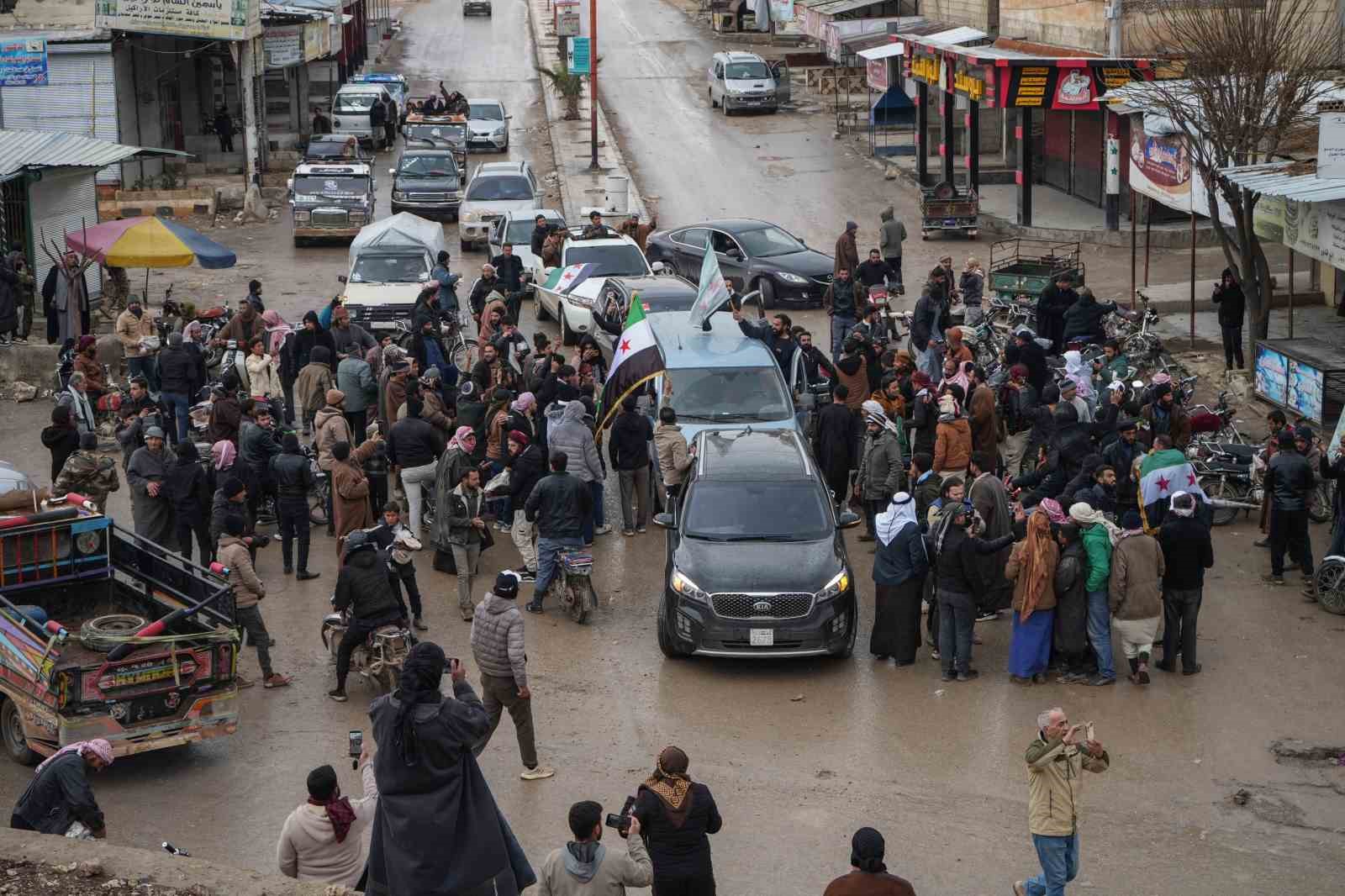 Suriye ordusu, terör örgütü SDG’nin çekildiği Deir Hafer’de kontrol sağladı
