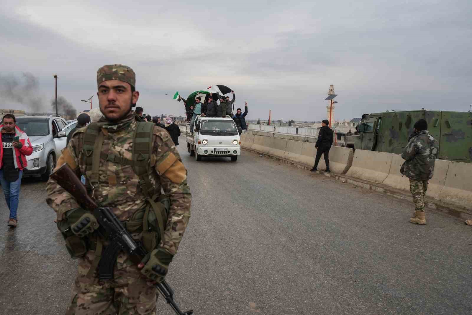 Suriye ordusu, terör örgütü SDG’nin çekildiği Deir Hafer’de kontrol sağladı
