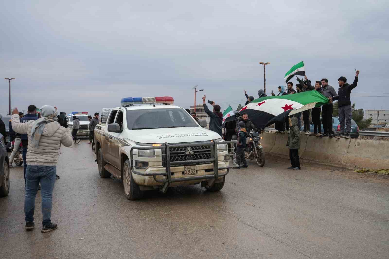 Suriye ordusu, terör örgütü SDG’nin çekildiği Deir Hafer’de kontrol sağladı
