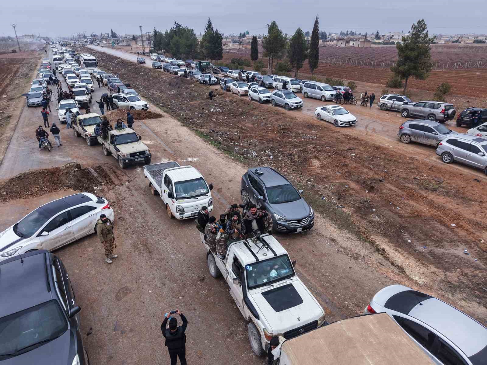 Suriye ordusu, terör örgütü SDG’nin çekildiği Deir Hafer’de kontrol sağladı
