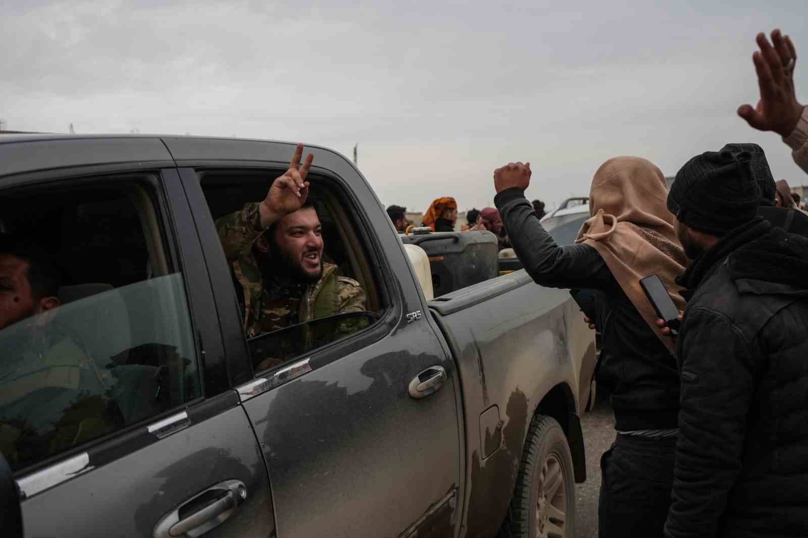 Suriye ordusu, terör örgütü SDG’nin çekildiği Deir Hafer’de kontrol sağladı
