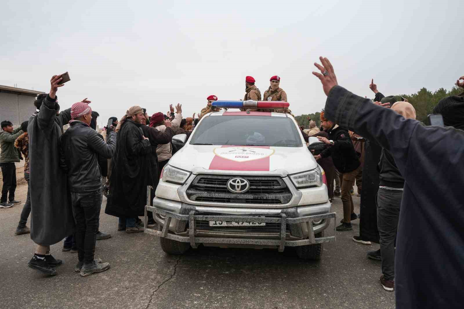 Suriye ordusu, terör örgütü SDG’nin çekildiği Deir Hafer’de kontrol sağladı
