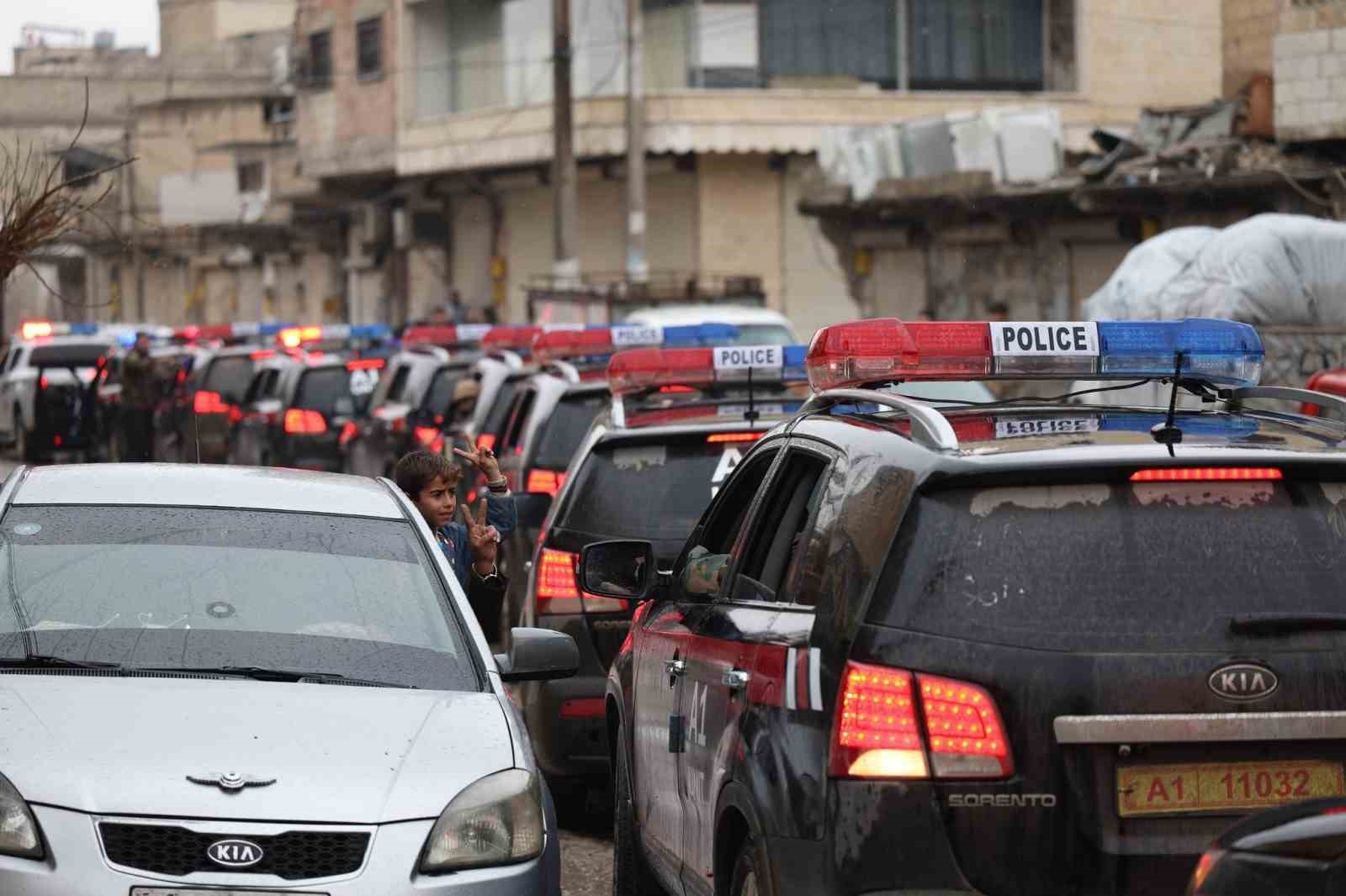 Suriye’de güvenlik güçlerine ait konvoy Tabka’ya girdi
