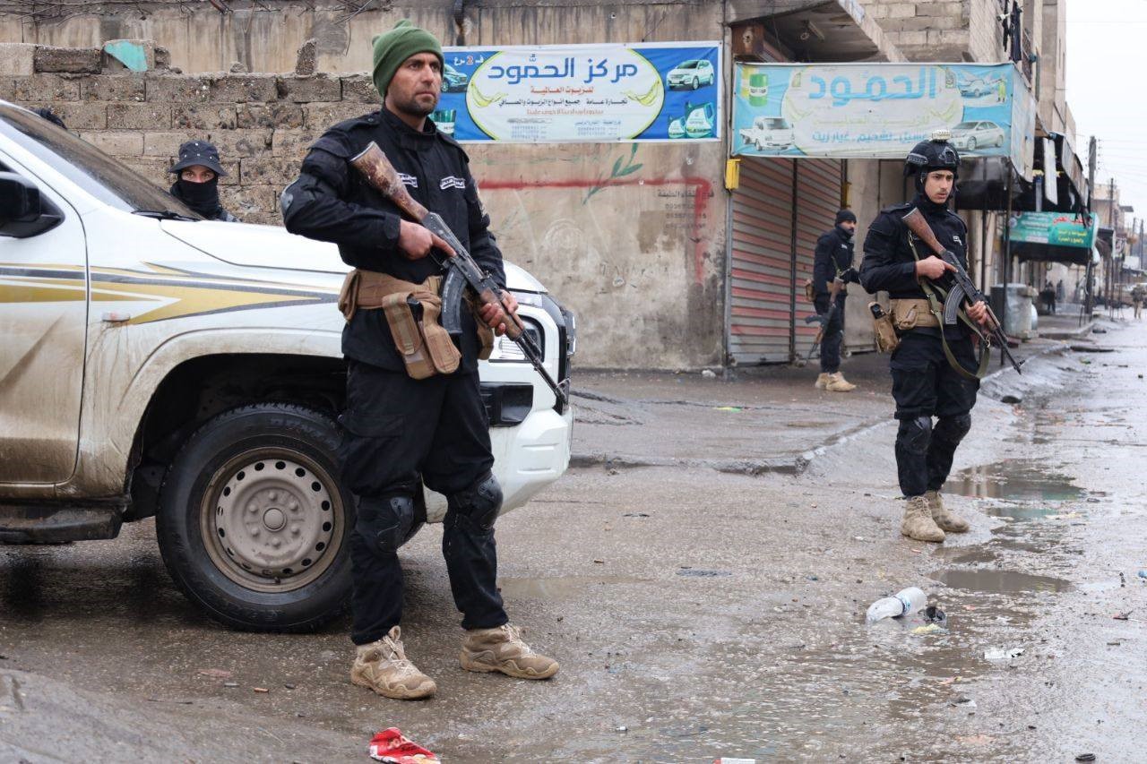 Suriye’de güvenlik güçlerine ait konvoy Tabka’ya girdi
