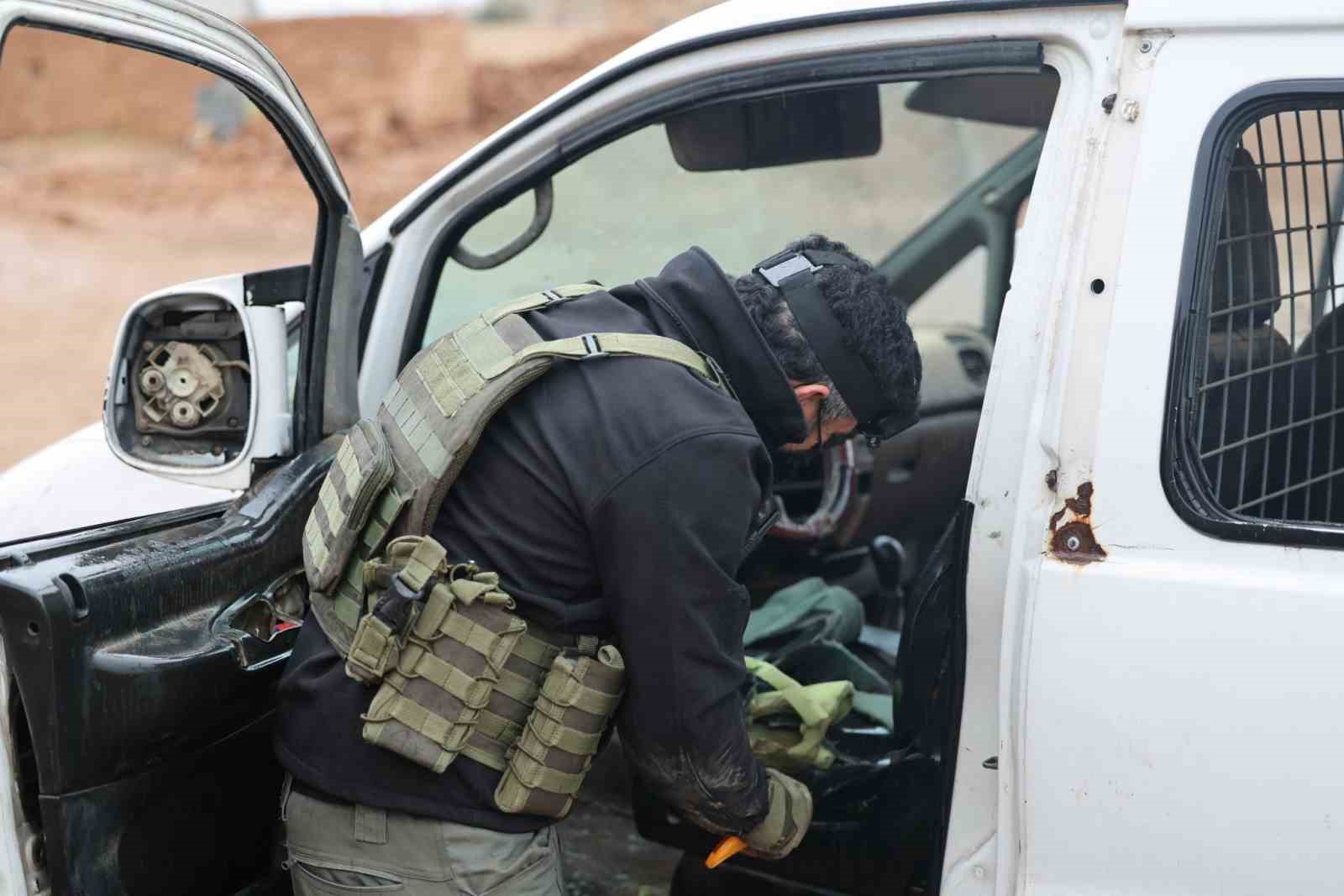 Suriye’de güvenlik güçlerine ait konvoy Tabka’ya girdi
