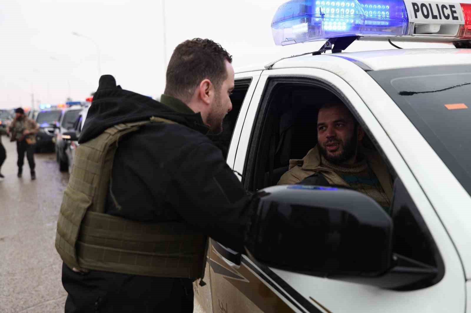 Suriye’de güvenlik güçlerine ait konvoy Tabka’ya girdi
