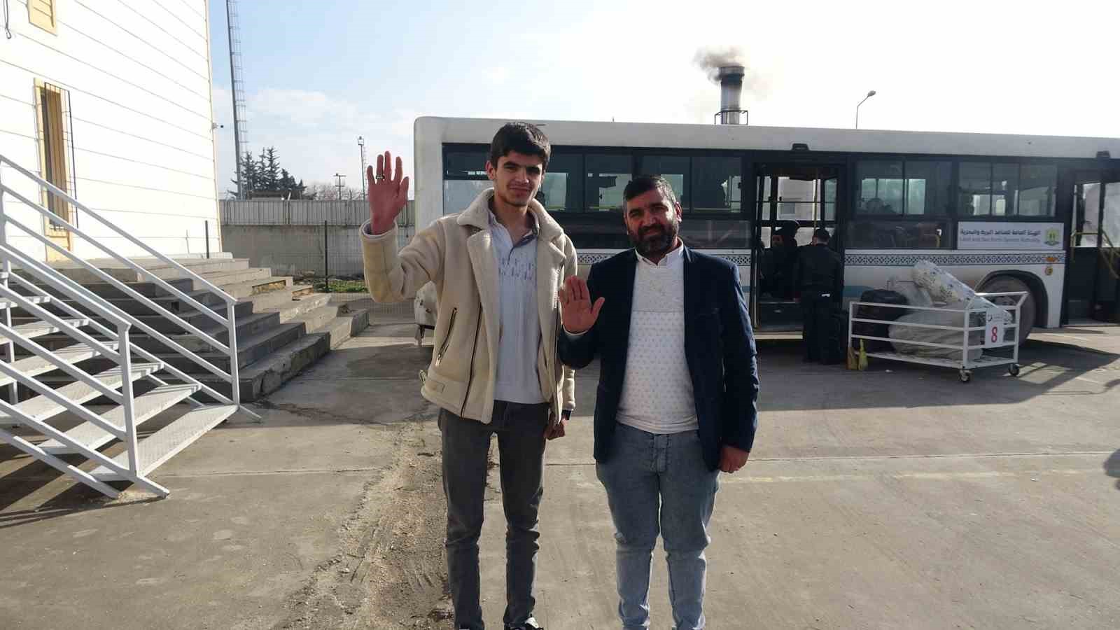 Suriyelilerin gönüllü geri dönüşü sürüyor
