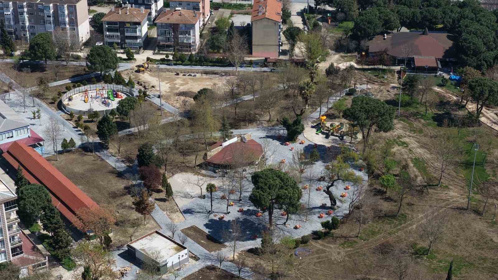 Susurluk’ta Atatürk Parkı yenileniyor
