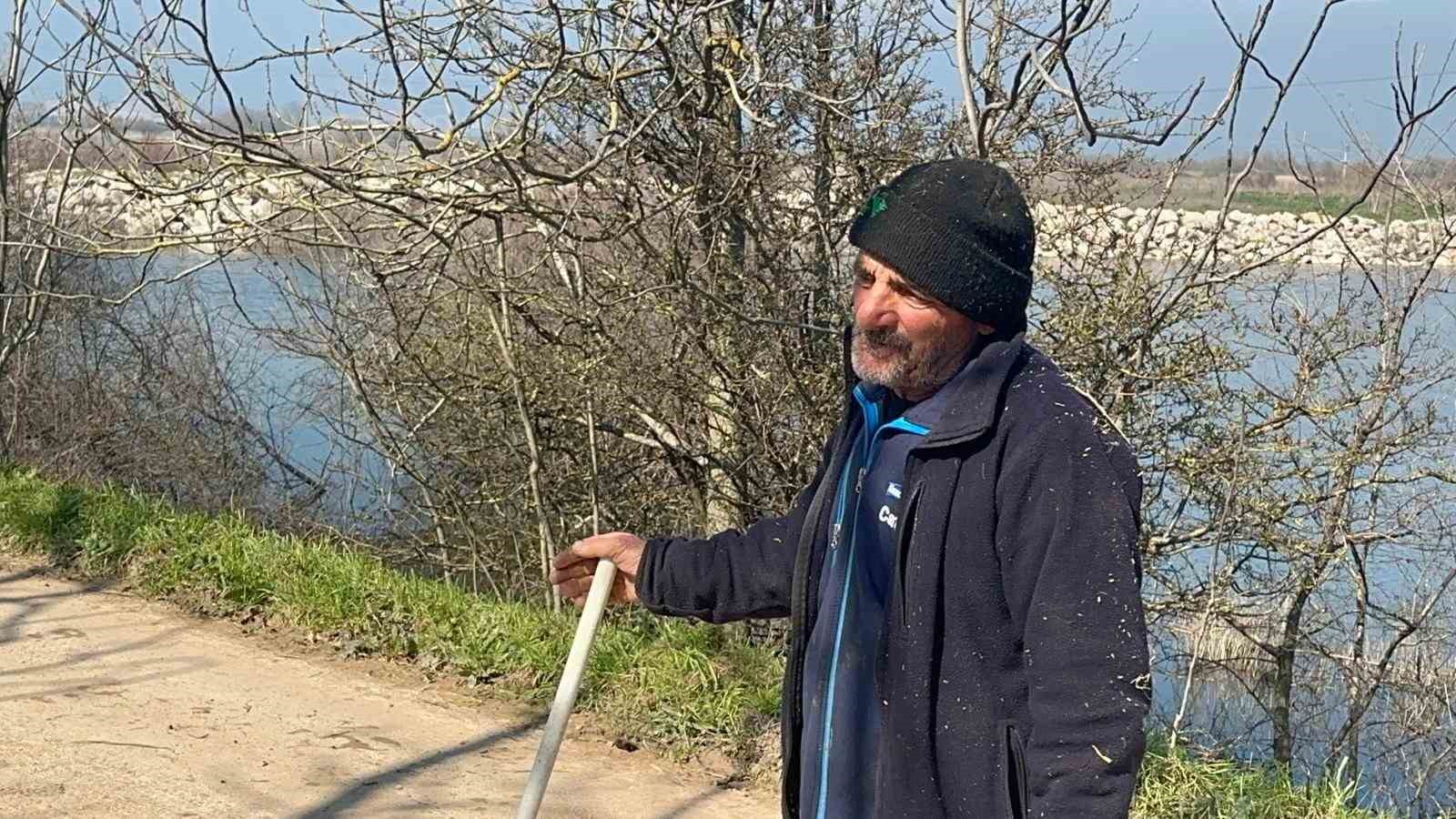 Süt inekçiliğinden dört çocuğunu büyüterek üniversitede okuttu
