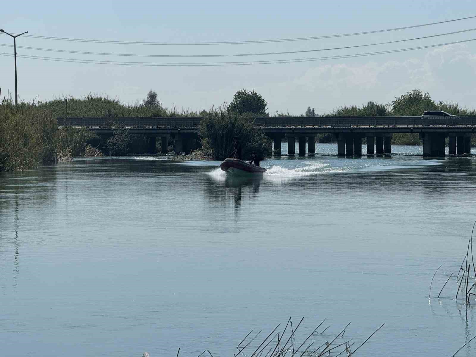 Suya atlayıp kayıp olan genci arama çalışmaları sürüyor
