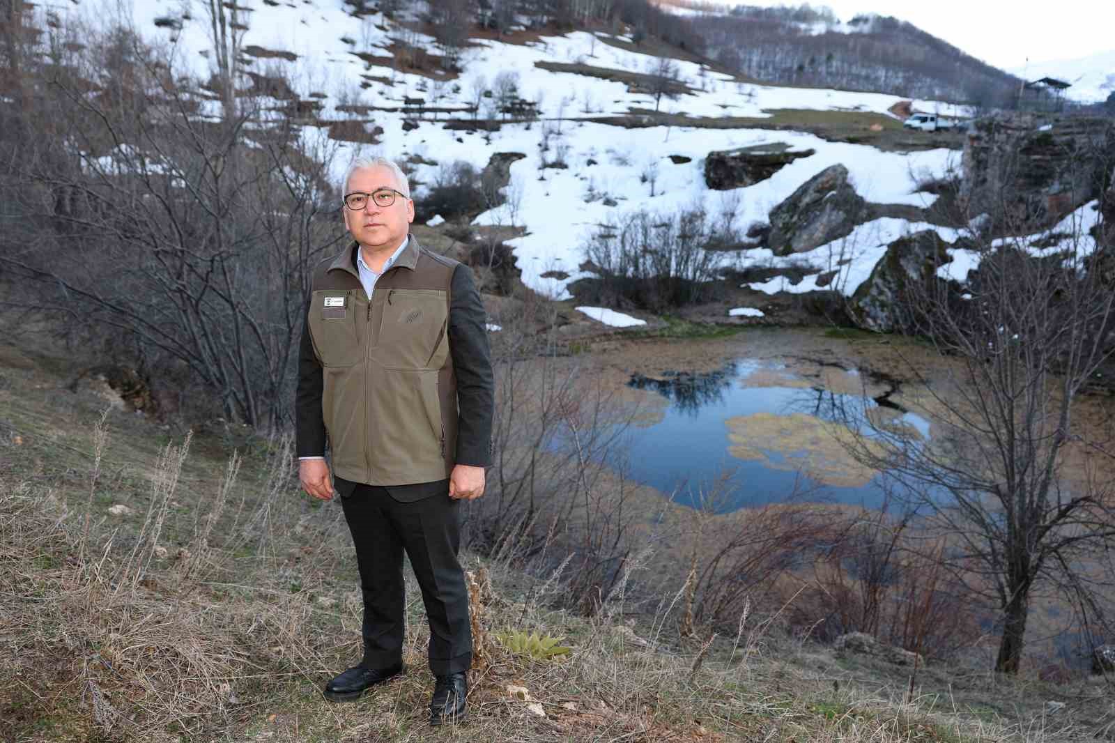 Tabiat Parkı ilan edilen Dipsiz Göl Şelalesi ziyaretçilerini bekliyor
Tabiat Parkı ilan edilen Dipsiz Göl Şelalesi ziyaretçilerini bekliyor