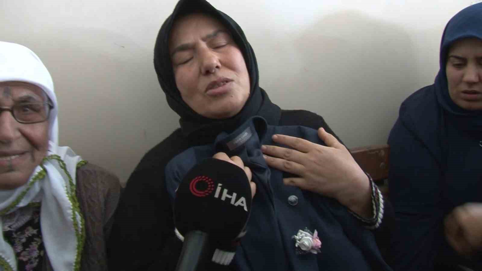 Tabutunun üzerine damatlığı konuldu: İran’da hayatını kaybeden tır şoförü son yolculuğuna uğurlandı
