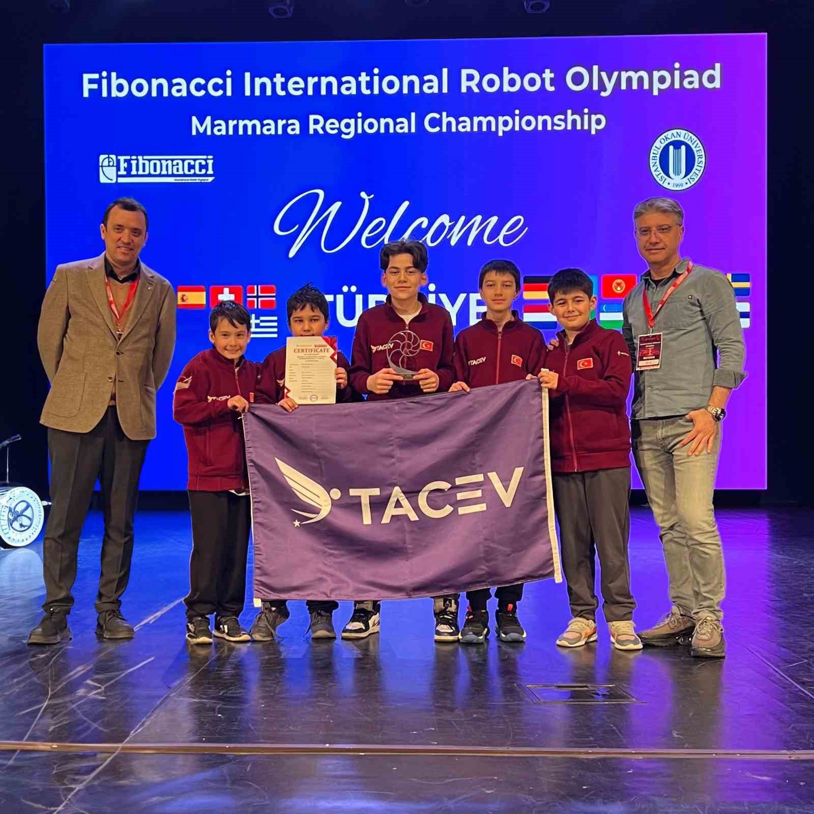 TACEV öğrencileri, robotik olimpiyatlarında Türkiye ikincisi oldu

