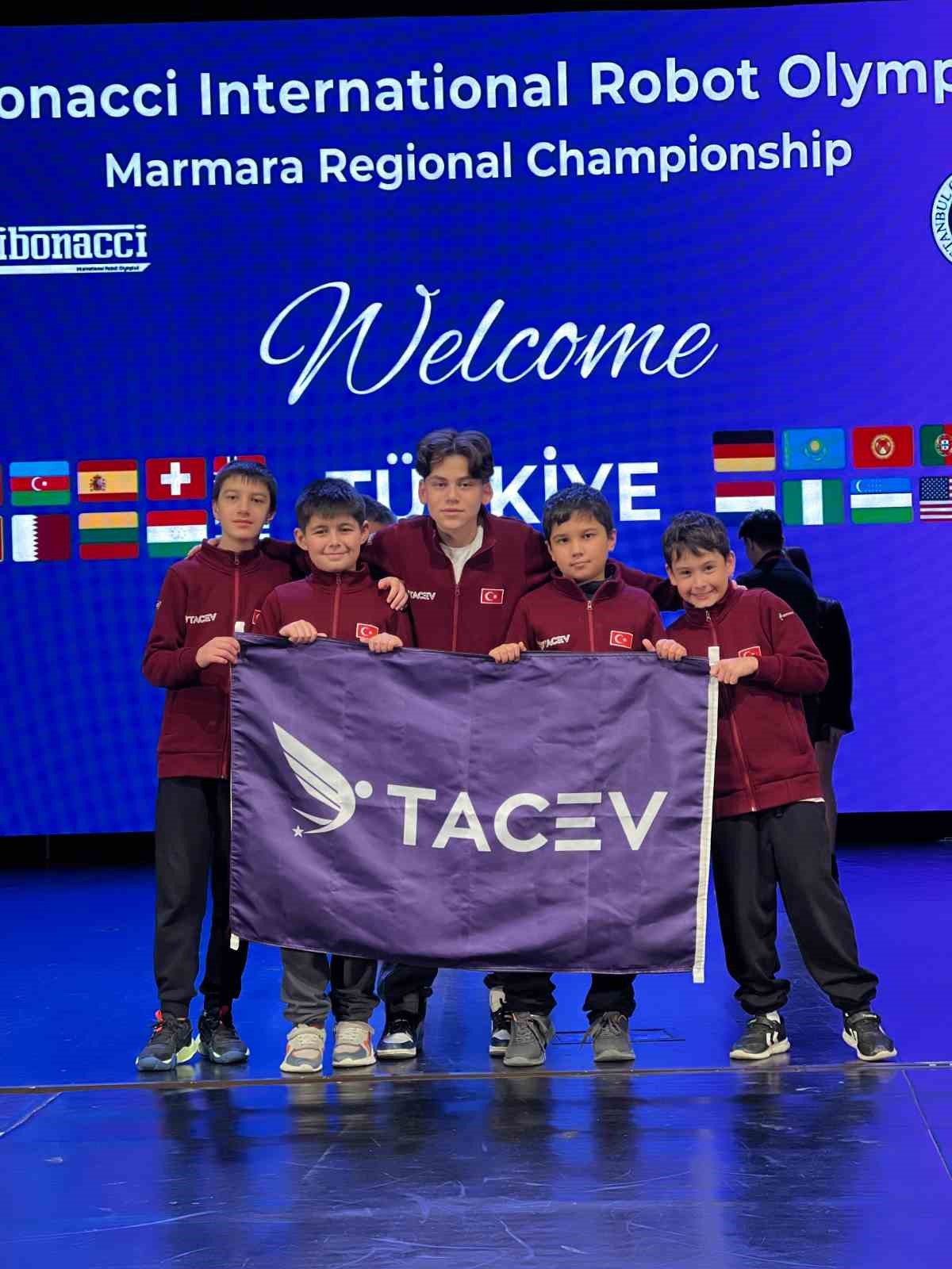 TACEV öğrencileri, robotik olimpiyatlarında Türkiye ikincisi oldu
