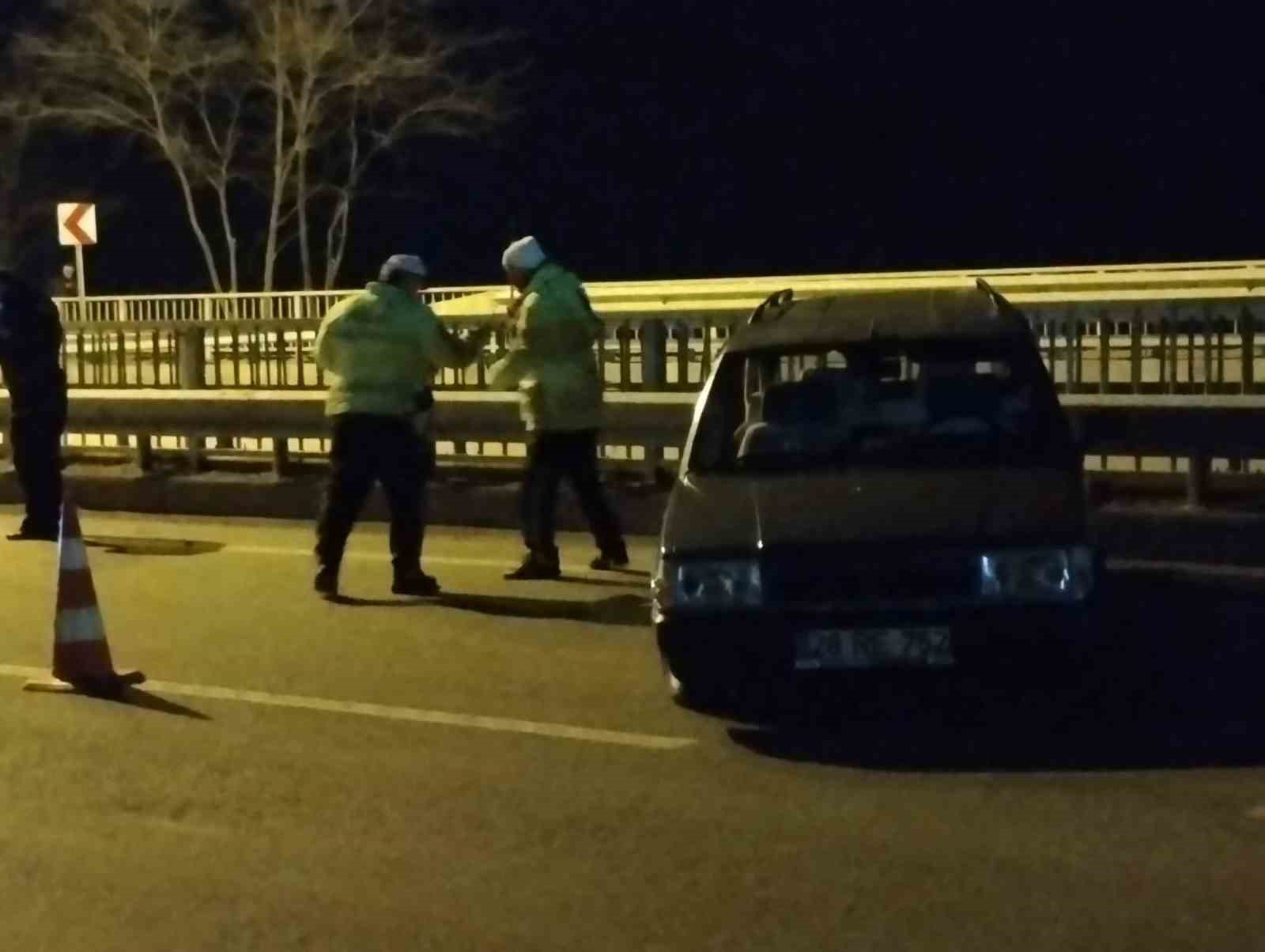 Taciz iddiasıyla gündeme gelen 16 yaşındaki çocuk kazada ağır yaralandı: 2 gözaltı
Taciz iddiasıyla gündeme gelen 16 yaşındaki çocuk kazada ağır yaralandı: 2 gözaltı