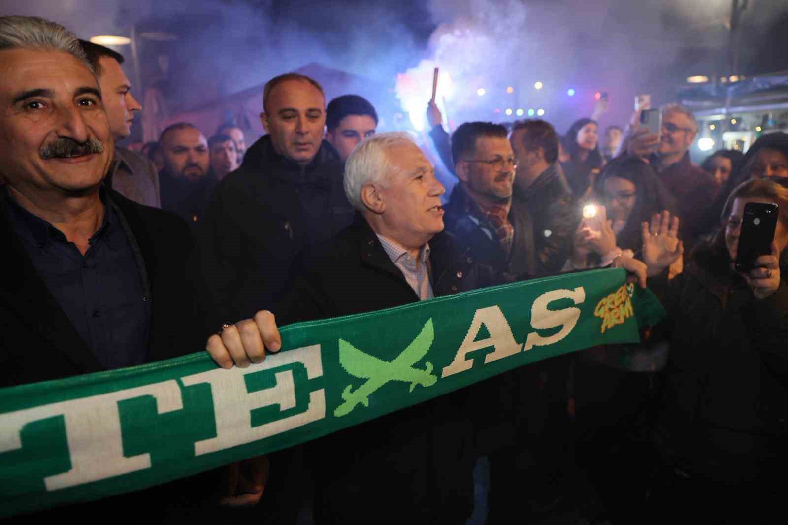 Tahanlı Pide ve çaylar başkan Bozbey’den
