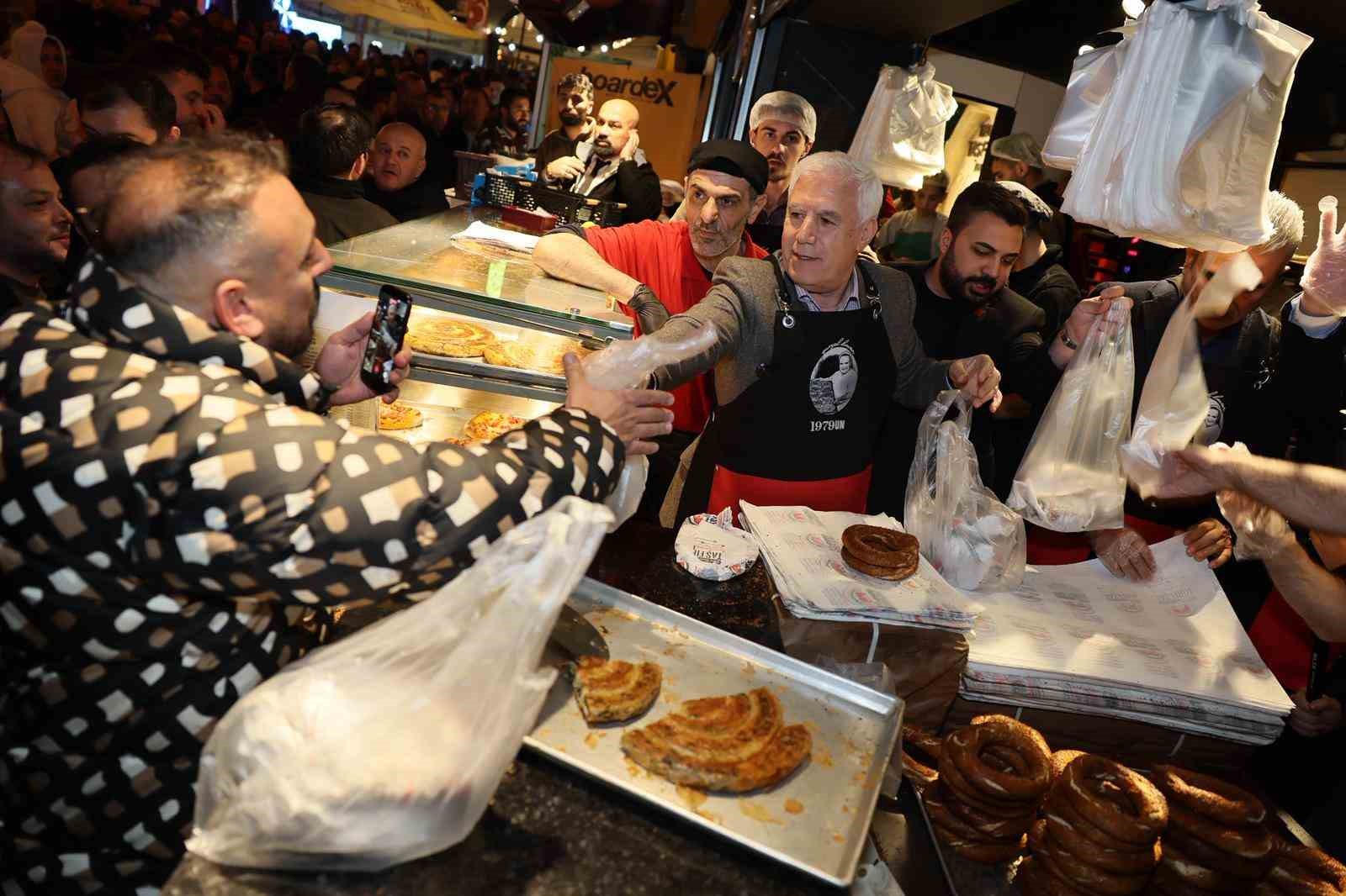 Tahanlı Pide ve çaylar başkan Bozbey’den
