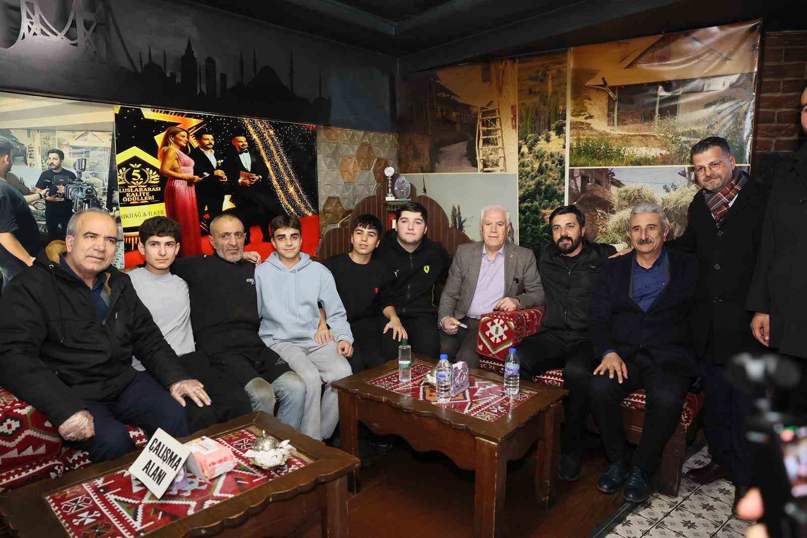 Tahanlı Pide ve çaylar başkan Bozbey’den
