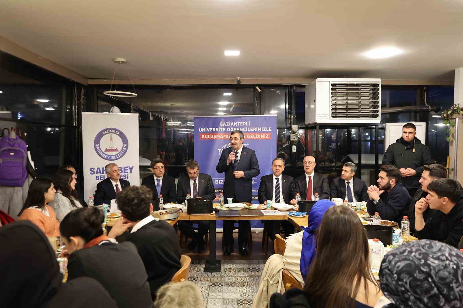 Tahmazoğlu Şahinbeyli öğrencilerle Bingöl ve Erzurum’da buluştu
