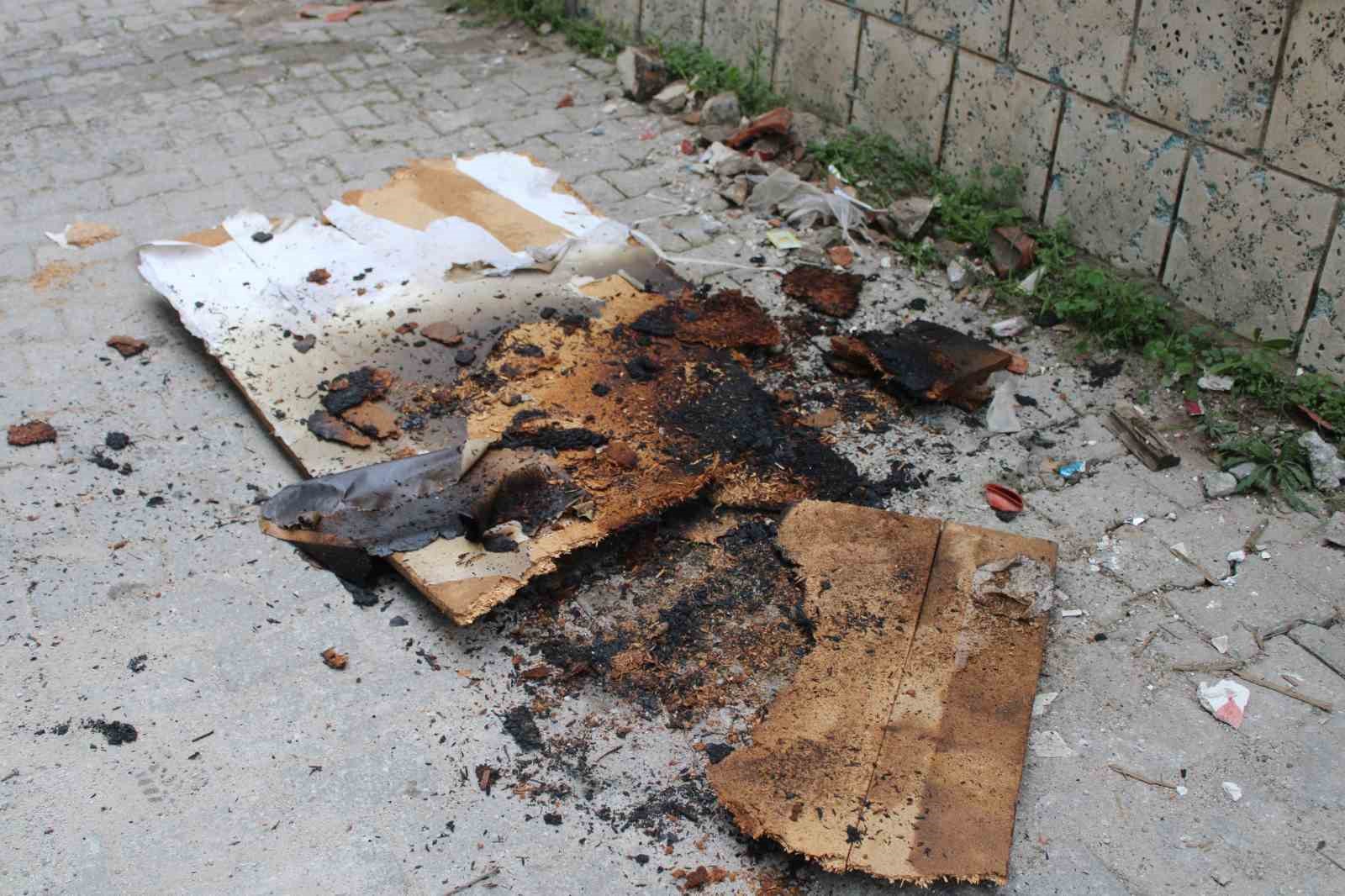 Tahtalar tutuştu, itfaiye harekete geçti
