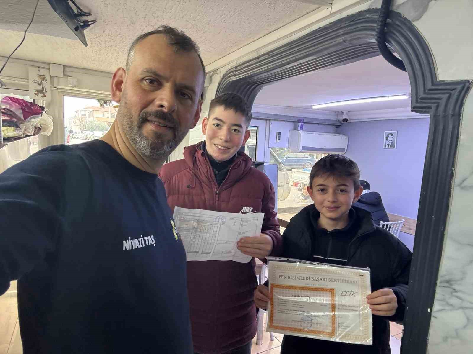 Takdir ve teşekkür belgesi getiren dönerle döndü
