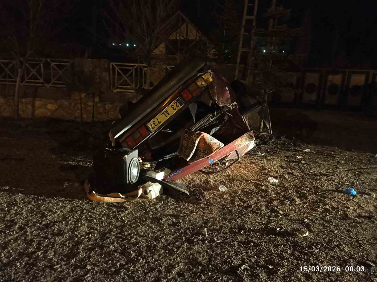 Takla atan otomobil hurdaya döndü, 2 kişi ağır yaralandı
