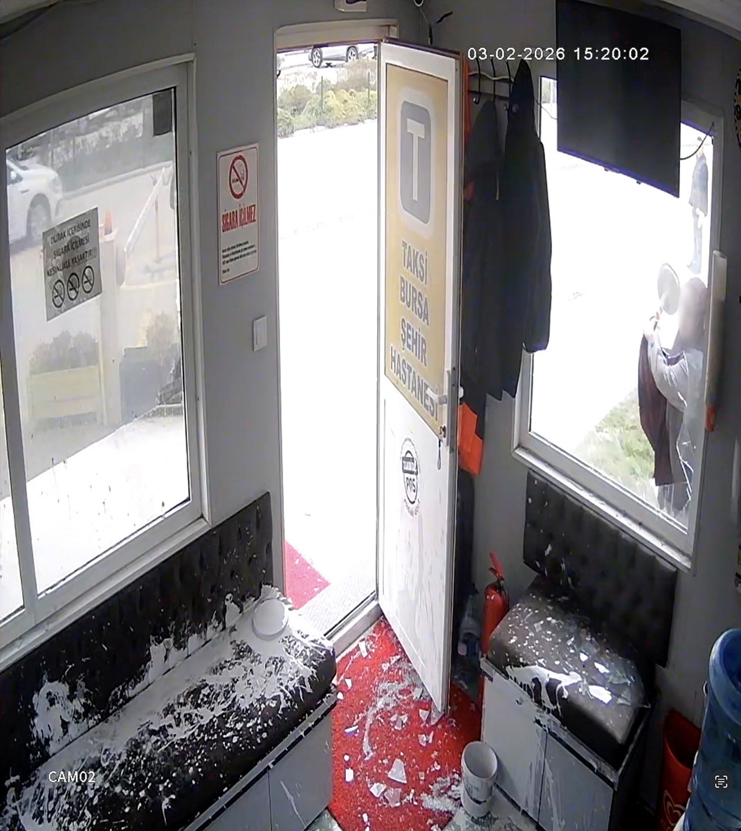 Taksi durağında dehşet anları: Güvenlik kamerası görüntüleri ortaya
