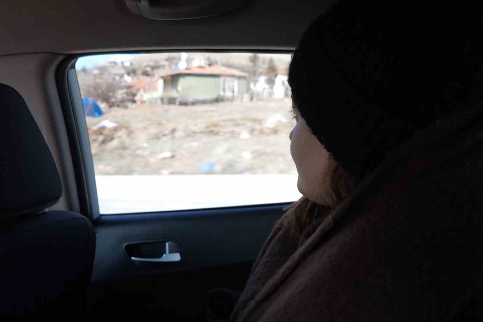 "Taksici abla" kadın yolcular için direksiyon başında
