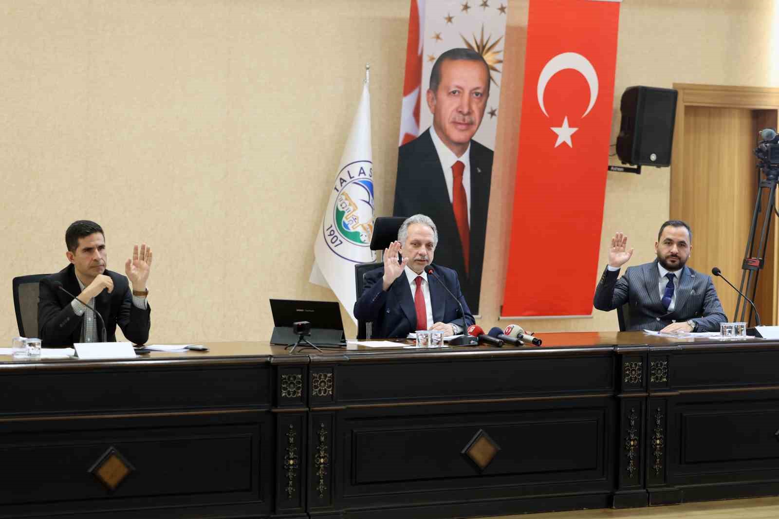 Talas Belediyesi’nde 2026 yılına yönelik kararlar oylandı, komisyonlar belirlendi
Talas Belediyesi’nde 2026 yılına yönelik kararlar oylandı, komisyonlar belirlendi