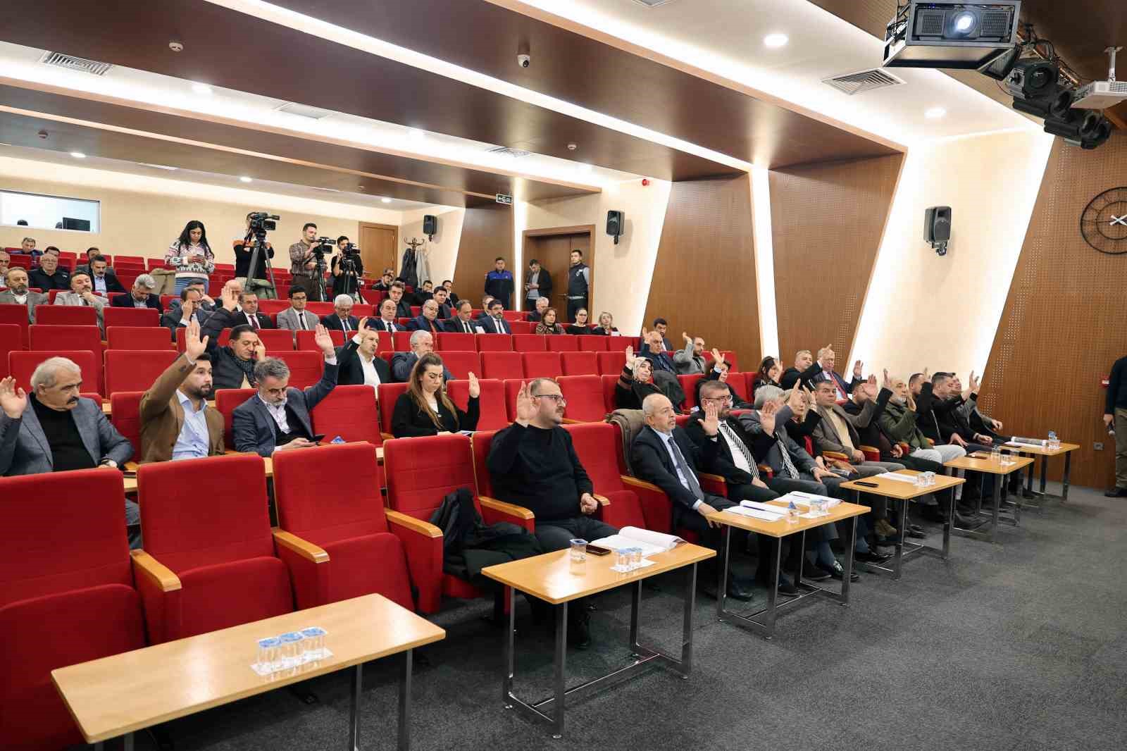 Talas Belediyesi’nde 2026 yılına yönelik kararlar oylandı, komisyonlar belirlendi
Talas Belediyesi’nde 2026 yılına yönelik kararlar oylandı, komisyonlar belirlendi