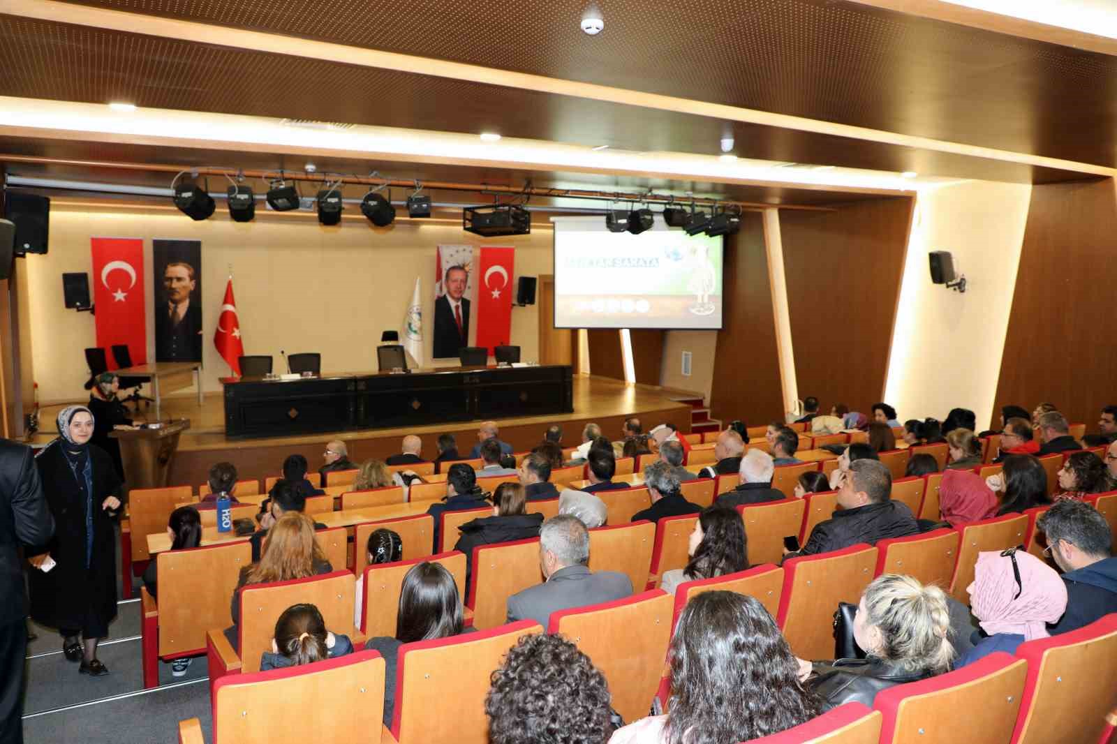 Talas’ta atıklar sanata dönüşüyor
