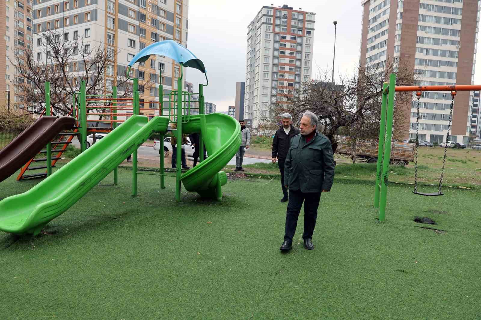 Talas’ta hafta sonu mesaisi: Yeni park ve otopark alanları incelendi
