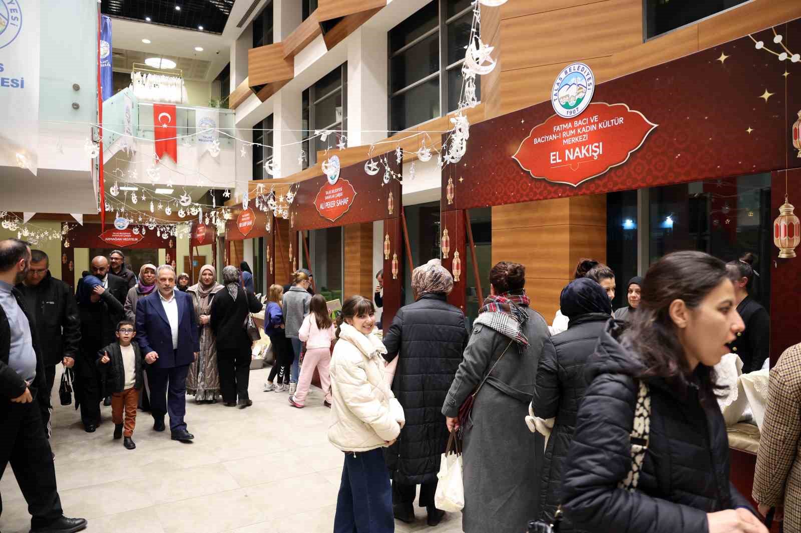 Talas’ta Ramazan coşkusu Hatice Kübra Tongar Söyleşisi ile sürdü
Talas’ta Ramazan coşkusu Hatice Kübra Tongar Söyleşisi ile sürdü