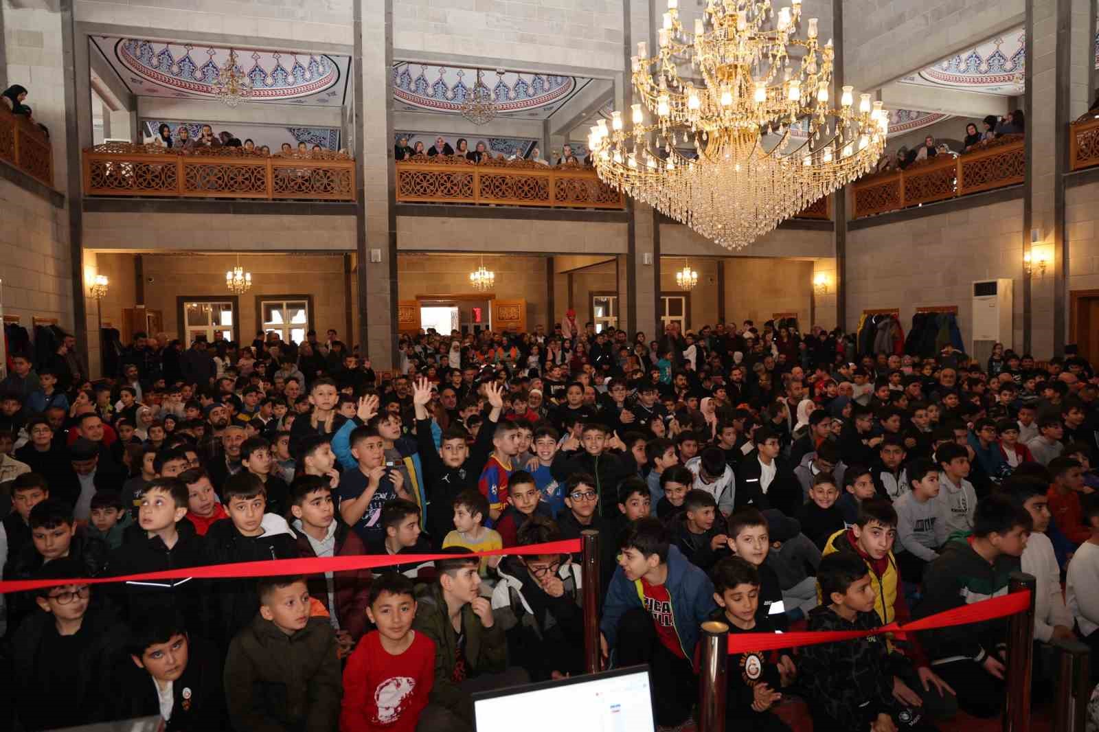 Talas’ta teravihte buluştular, sürprizlerle tanıştılar
