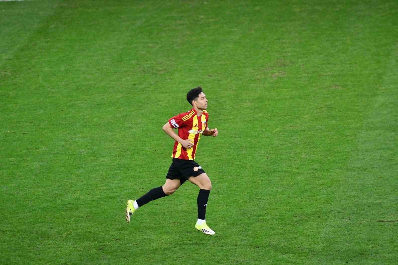 Talha Sarıaslan ilk golünü attı
