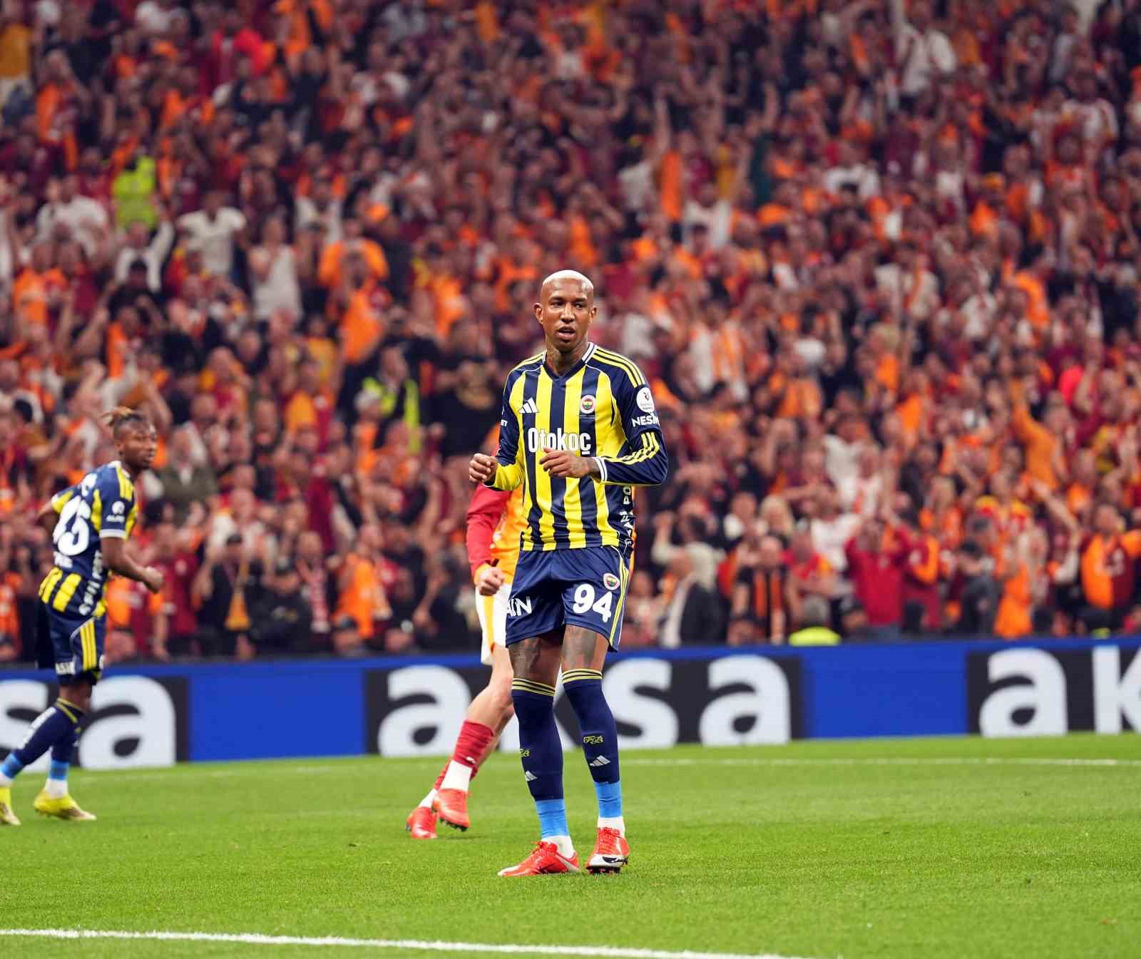 Talisca, derbide penaltı kaçırdı
