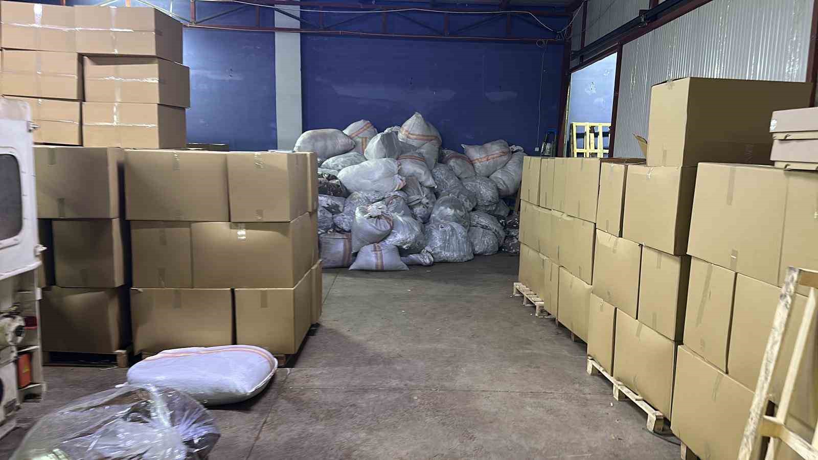 Tarihi baskın: Atık tesisi değil sigara fabrikası, 170 milyon TL’lik ürün ele geçirildi
