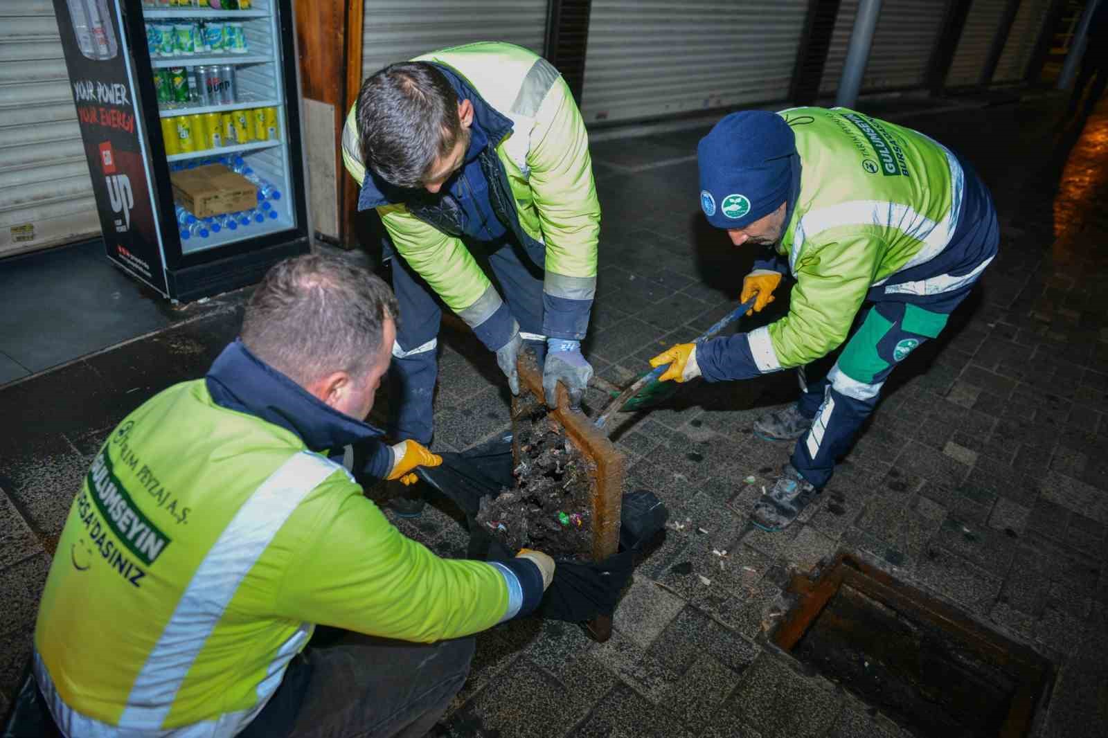 Tarihi Çarşı ve Hanlar Bölgesinde gece mesaisi
