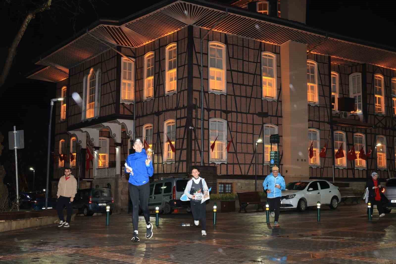 Tarihi çarşıda gece oryantiring heyecanı
Tarihi çarşıda gece oryantiring heyecanı