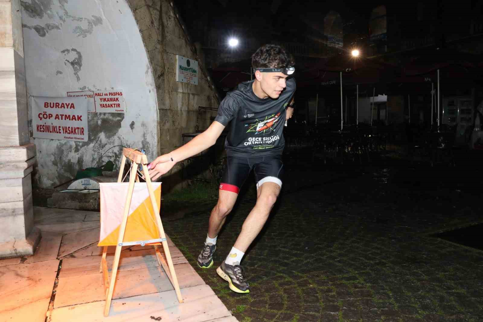 Tarihi çarşıda gece oryantiring heyecanı
Tarihi çarşıda gece oryantiring heyecanı