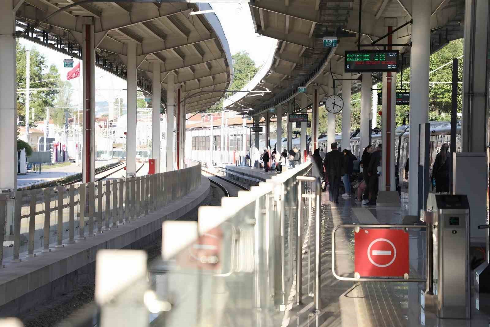 Tarihi hat 8 milyondan fazla yolcu taşıdı
Tarihi hat 8 milyondan fazla yolcu taşıdı