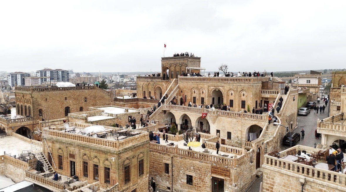 Tarihi kent Mardin bayram tatilinde ziyaretçi akınına uğradı
