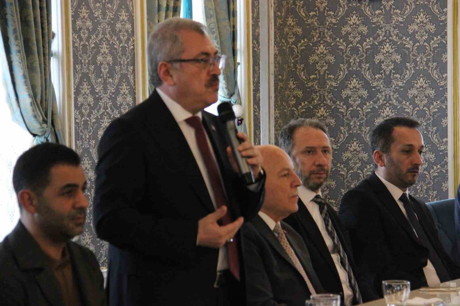 Tarihi konakta Ramazan öncesi "Zekat" buluşması
Tarihi konakta Ramazan öncesi "Zekat" buluşması