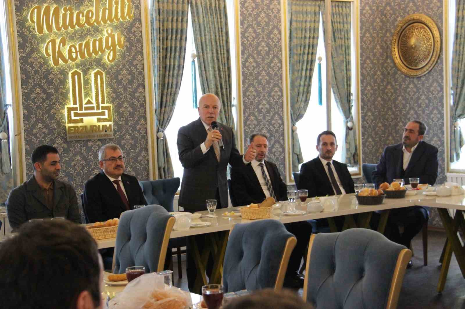 Tarihi konakta Ramazan öncesi "Zekat" buluşması
Tarihi konakta Ramazan öncesi "Zekat" buluşması