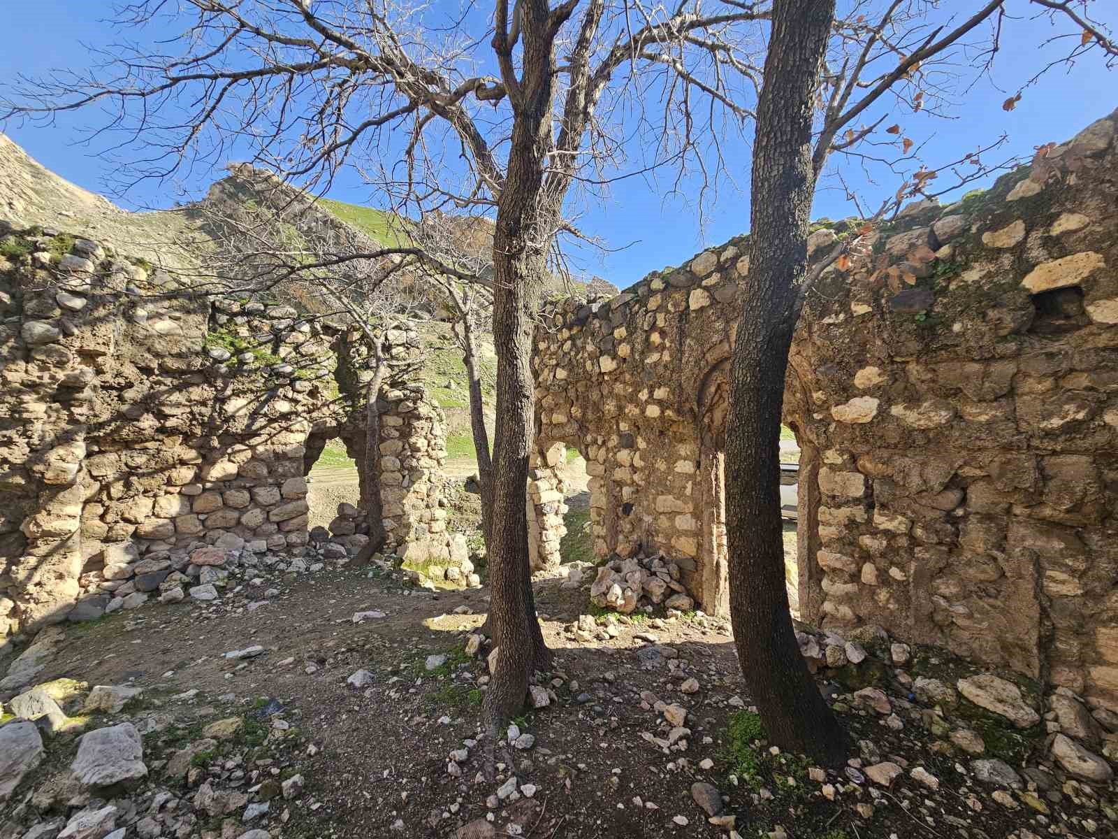 Tarihi medrese yok olma tehlikesiyle karşı karşıya
