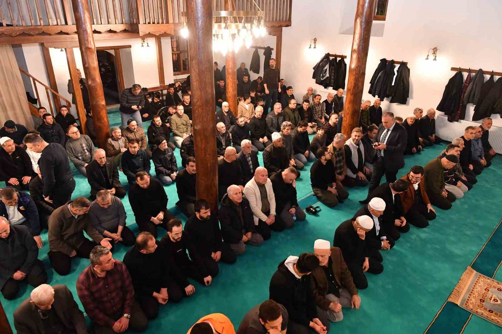 Tarihi Tasmakıran Camii’nde restorasyon sonrası ilk teravih heyecanı
