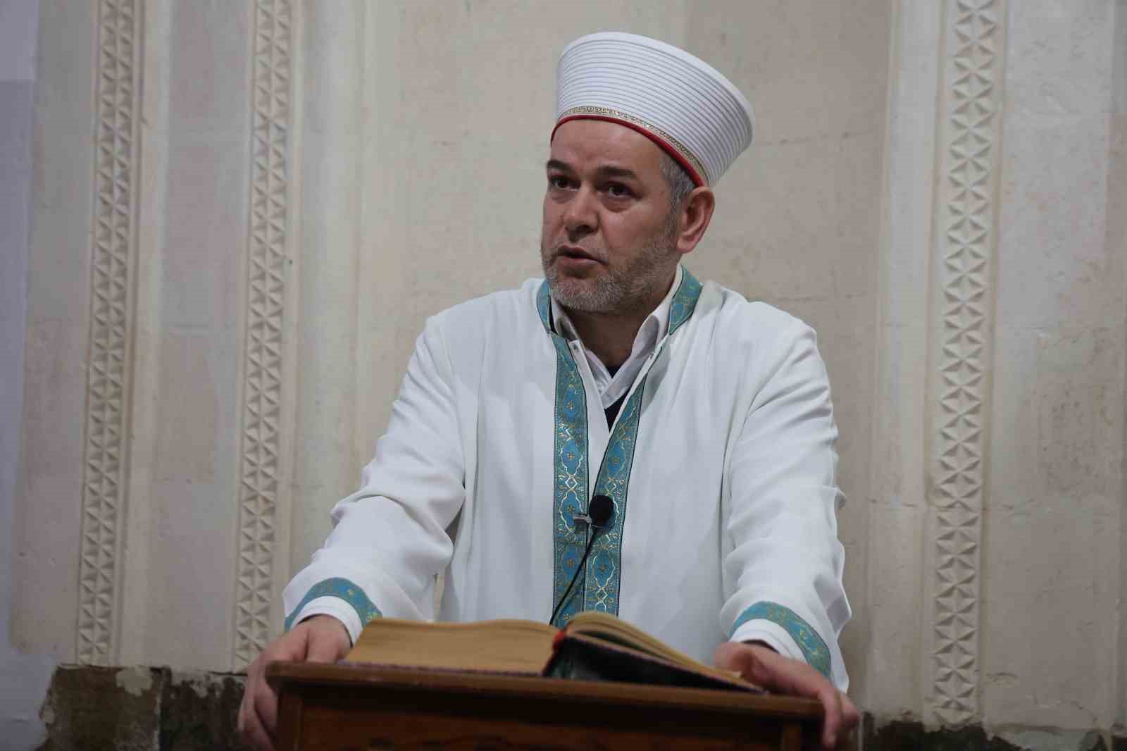 Tarihi Ulu Cami’de Ramazan ayının ilk Cuma namazı eda edildi
